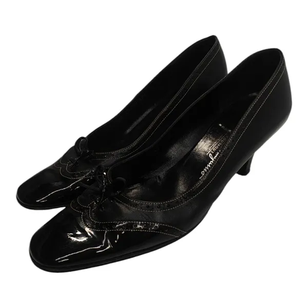 Vintage Black Salvatore Ferragamo cap toe pumps sz 9 Narrow - Image 3