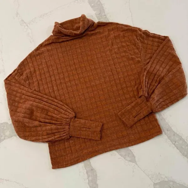 Gimmicks by Buckle Textured Knit Top Womens XS Rust Orange Turtleneck Thumbholes - Image 5