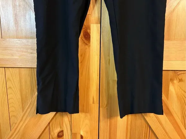 Chicos Womens So Slimming Cropped Pants Size 10 Black Stretch (0292) - Image 2