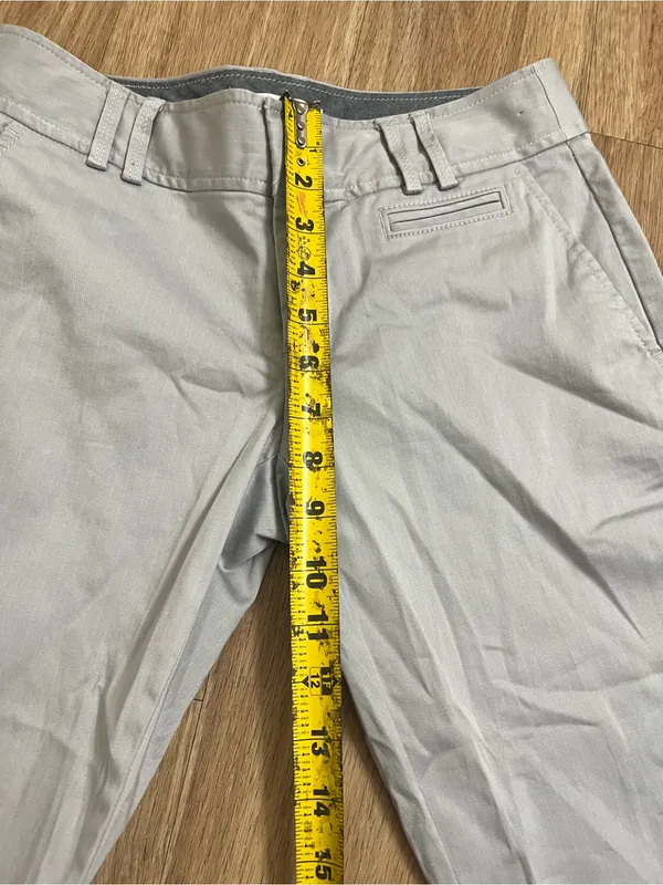 Banana Republic Light Gray Women's Capris with Belt Loops - Image 5