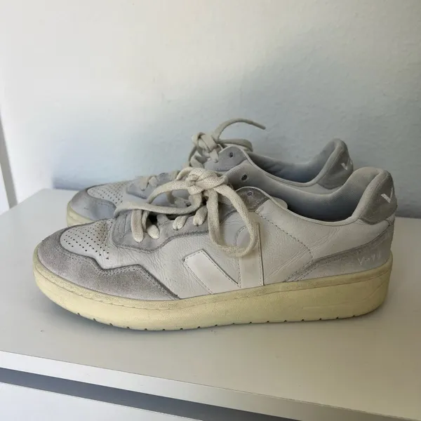 VEJA V-90 Leather and Suede Sneakers in Gravel White - Image 3