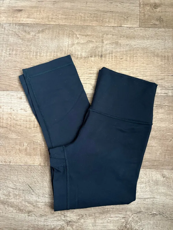 Lululemon Wunder Train High-Rise Crop 21” in Navy Sz 6 - Image 2