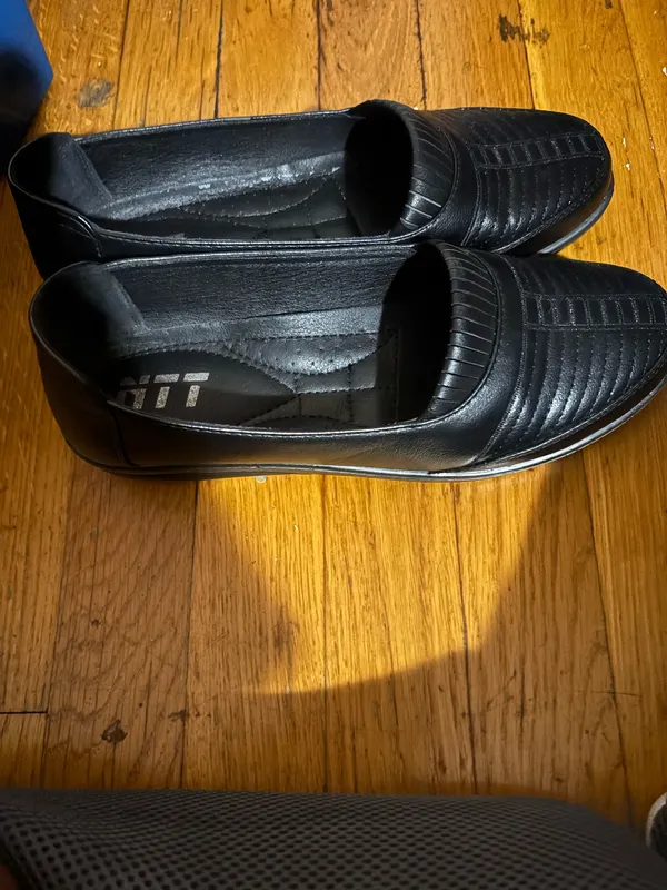 Women’s dress shoes Black Size 9.5 - Image 3