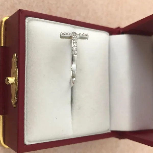 NEW Sterling Silver Cubic Zirconia Cross Ring size 8.25 - Image 2