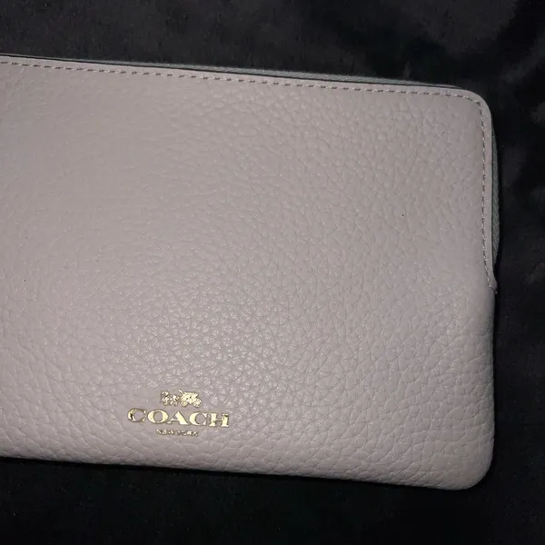 Coach Corner L Zip Pouch Wristlet in Chalk New with tag - Image 5