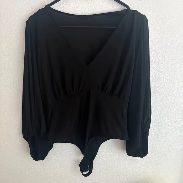 Black V-Neck Puff Sleeve Empire Waist Bodysuit Style T969 Size Medium - Image 3
