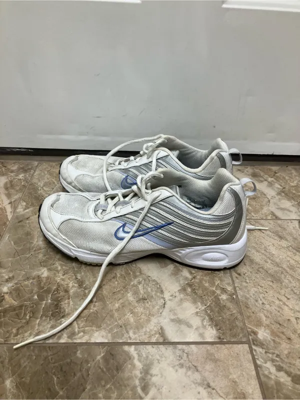 Nike Air Impel II size 9 Walk Sneakers - Image 3
