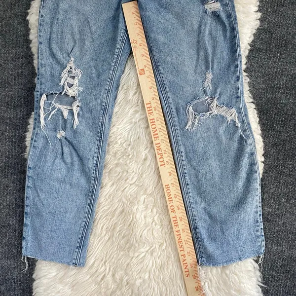 Old Navy Medium Wash Distressed Denim Jeans Boyfriend Mid Rise Grunge Alt Edgy - Image 4
