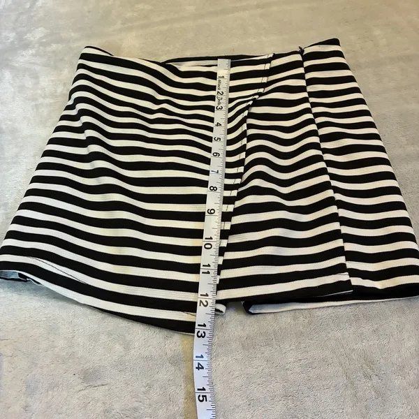 Brandy Melville Skort Womens One Size Waist Black White Striped Casual - Image 7