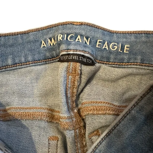 American Eagle Hi-Rise Light Wash Distressed Raw Hem Skinny Jegging‎ Jeans Sz 14 - Image 6