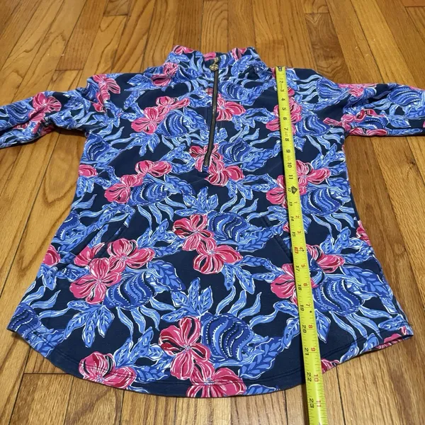 Lilly Pulitzer UPF 50+ Skipper Popover in Low Tide Navy‎ Its Ofishell Blue Pink - Image 8