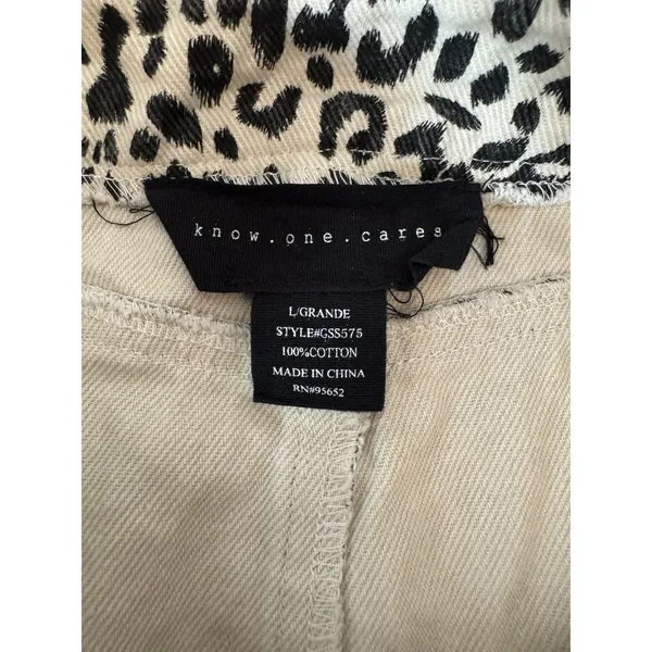 Know One Cares Leopard Micro Mini Denim Skirt Size L Cream Black Raw Hem Summer - Image 5