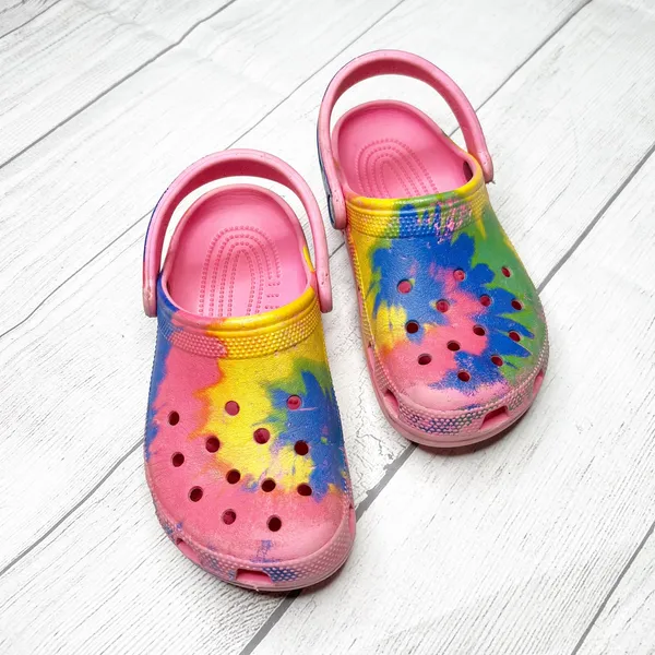 Crocs Classic Tie Dye Graphic Clog Electric Pink Multicolor Shoes Size 6 - Image 3