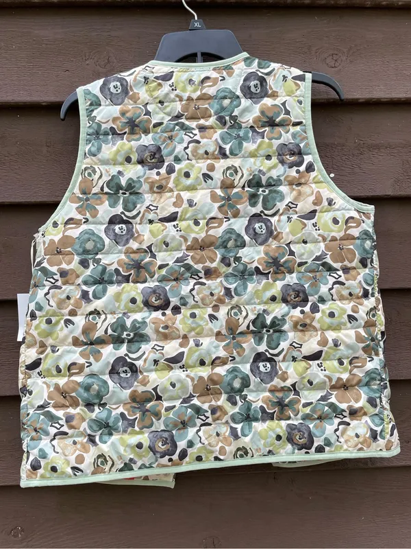 Quilted Floral Green Brown floral packable vest youth XXL nwt - Image 2