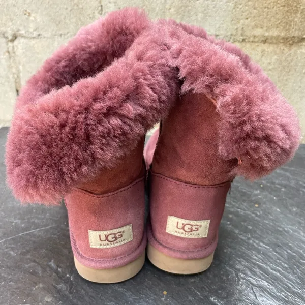 Ugg purple boots 
Barely worn - Image 3