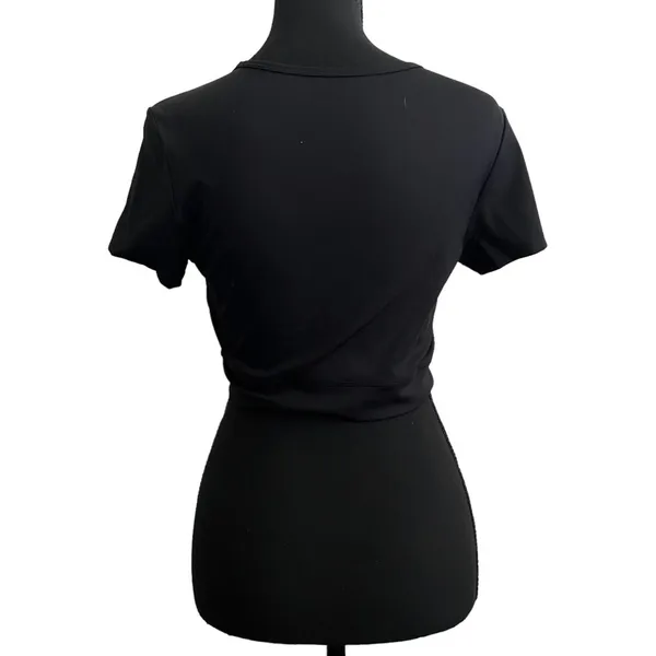 Halara Cloudful Fabric Crossover Hem Cropped Sports Top Medium Women’s Black NWT - Image 3