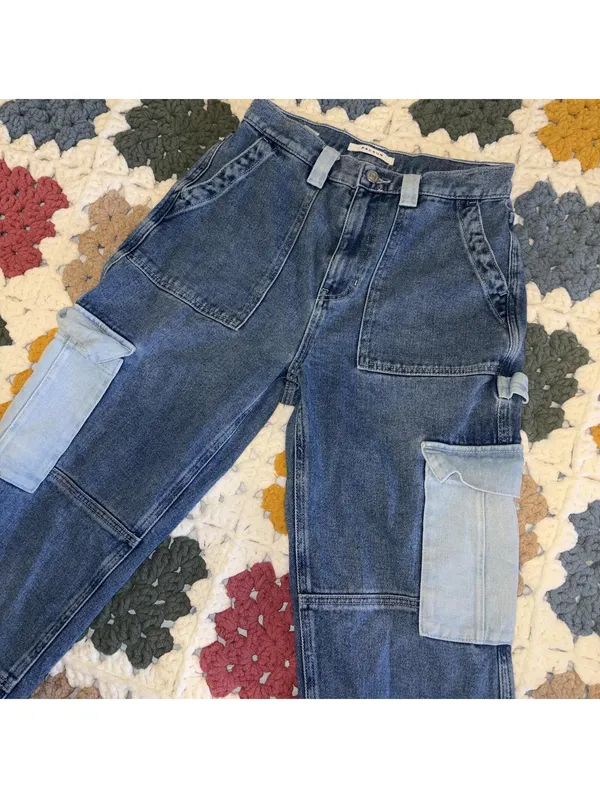 PacSun Highrise Carpenter Woman’s size 27 Denim Cargo Pants with Light Pockets - Image 3