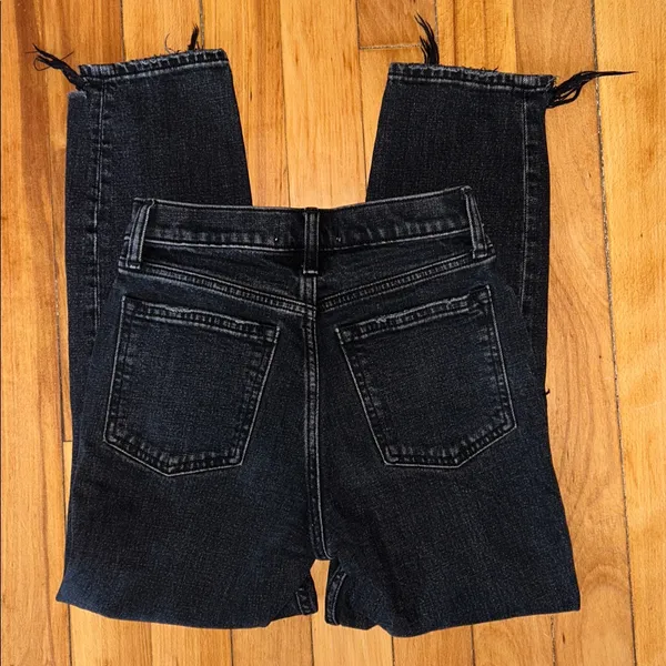 Abercrombie Black High Rise Mom Jeans - Image 4