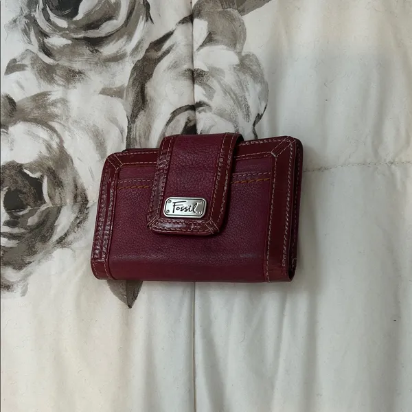 Fossil Red Genuine Leather Pattern Printed Interior Bifold Wallet - Image 2