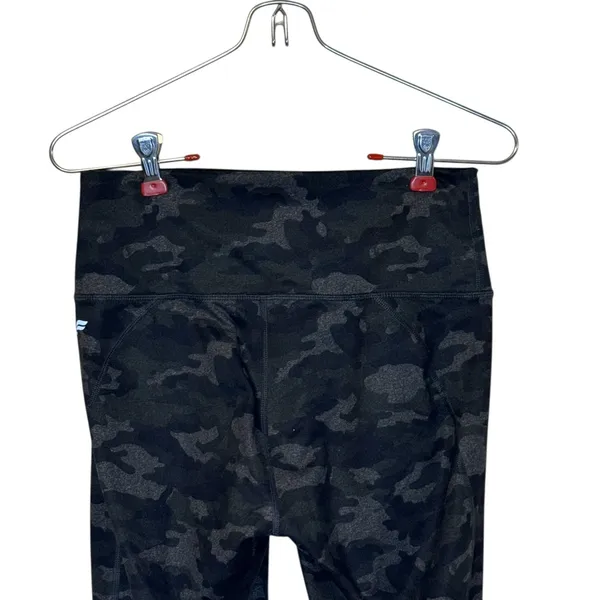 Fabletics‎ Women's Pants Powerhold Camo Print Leggings Seamless Stretch Medium - Image 5