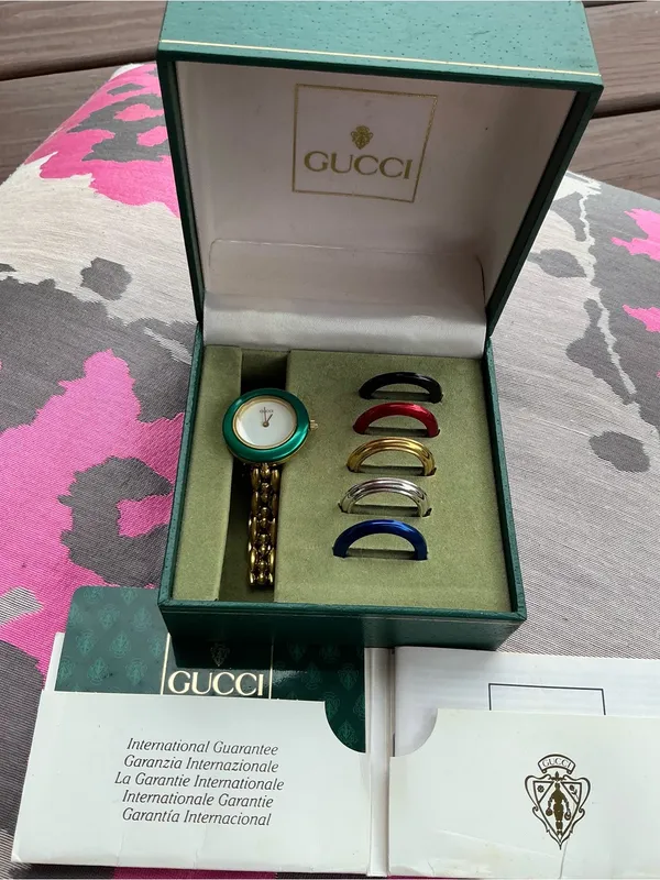 Gucci dressy gold chain Bracelet Watch with Interchangeable Colored Bezels💛💚❤️💙🖤 - Image 8