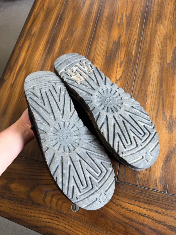 UGG Slippers - Image 3