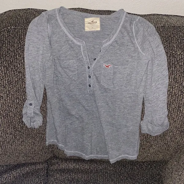 ✨ grey front pockets v neck 3/4 sleeve top✨ - Image 2