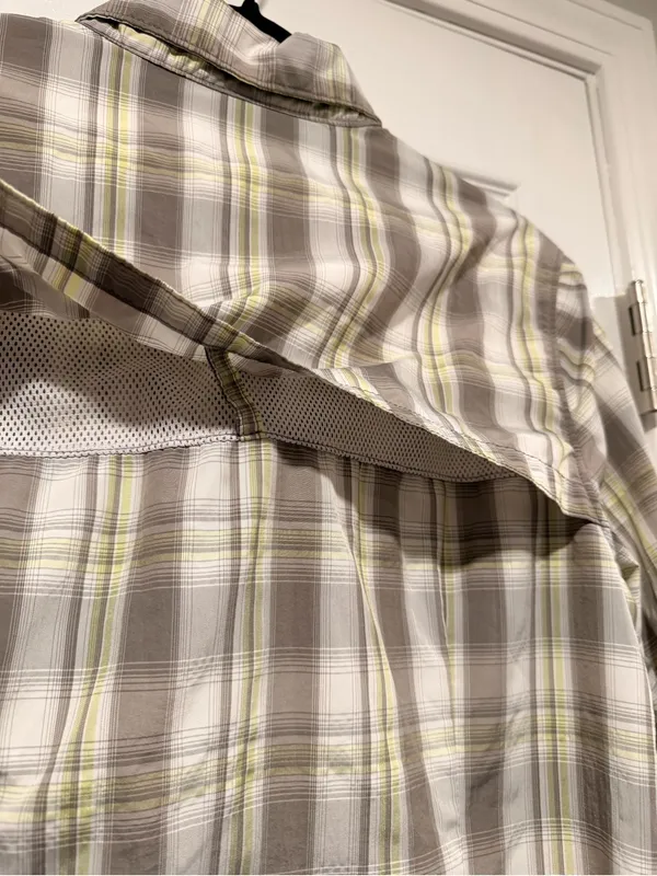 L.L. Bean Size S Green Gray Plaid Vented Nylon Hiking Trail Shirt Secure Pocket - Image 9
