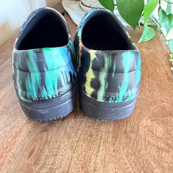 Crocs Neria‎ Pro II Clogs Womens Size 7 Black Tie Dye Slip Resistant Work Shoes - Image 9