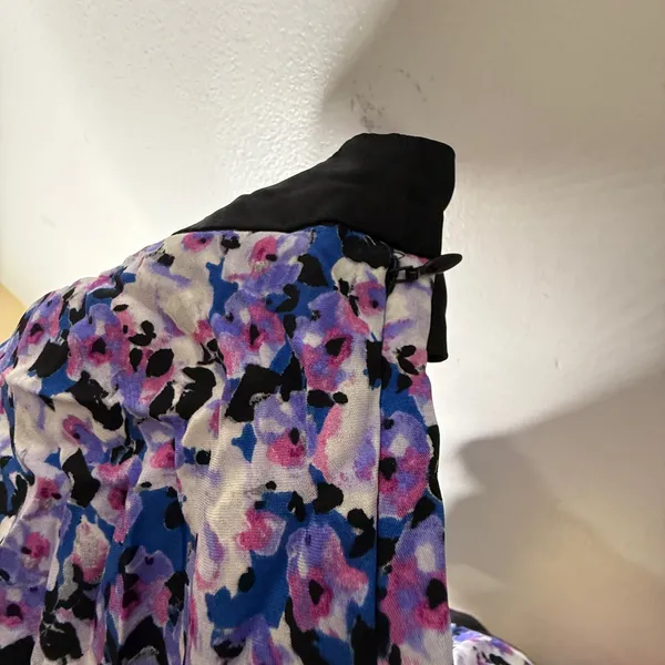 Cache Silk mock neck sleeveless‎ floral blouse Silver Chain straps Medium - Image 6