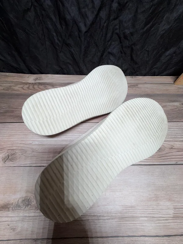 High Tide Women’s Boat /loafer Shoes Cream Fabric Size 8 - Image 4