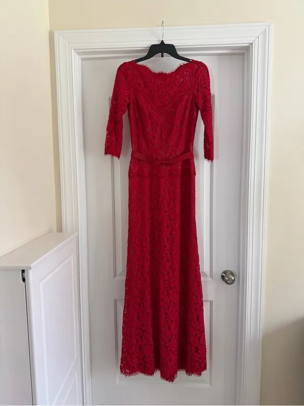 Tadashi Shoji Red Lace Maxi Dress with Three-Quarter Sleeves - Image 4