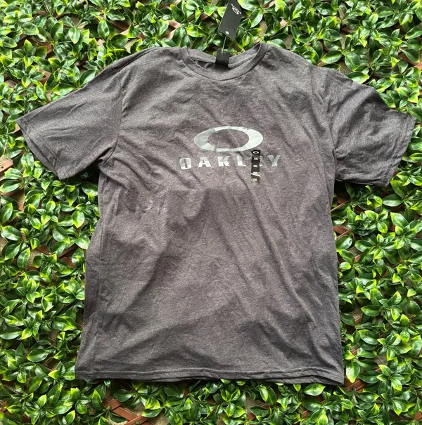 Grey Oakley T-Shirt Size XXL - Image 5