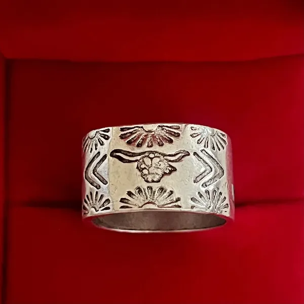 Western Steer Skull Stamped Ring Silver Country Rodeo Wide Band Size 8 - Image 2