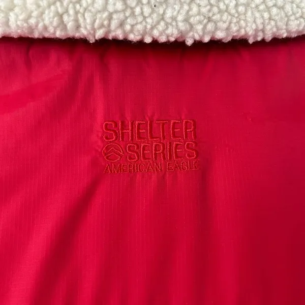 American Eagle Shelter Series Red Vest Sherpa Lined Size Medium Athleisure - Image 8