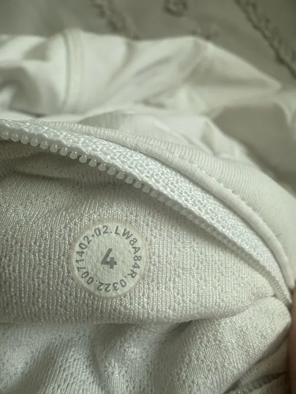 White lululemon skirt size 4 - Image 3