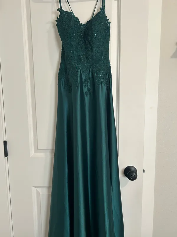 Green prom dress Size 2 - Image 2