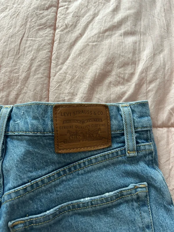 Levi’s Ribcage Shorts High-Rise Denim - Image 3