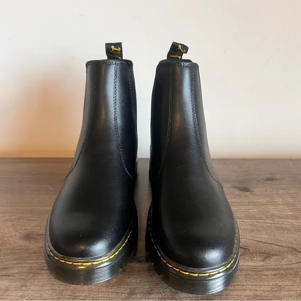 DR. MARTENS NEW Unisex Dorrian Pull On Boot Size 8 or 9 SKU#243236 - Image 2