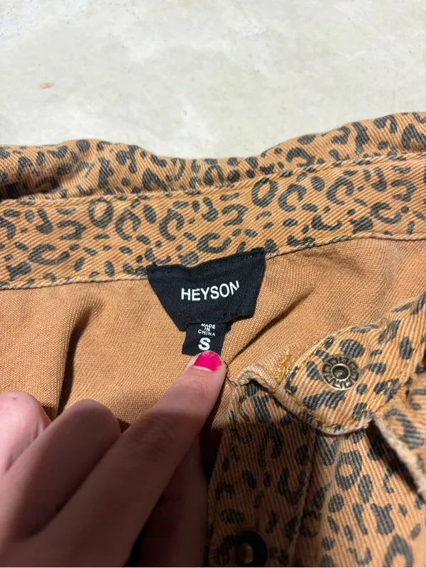Heyson Leopard Print Button - Image 6