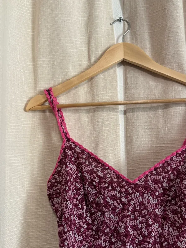 Laundry By Shelli Segal Y2K Burgundy and Pink Floral Asymmetrical Slip Dress - Image 2