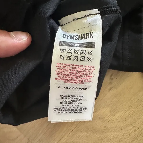 Gym shark women’s jacket with mesh detail black size medium - Image 5