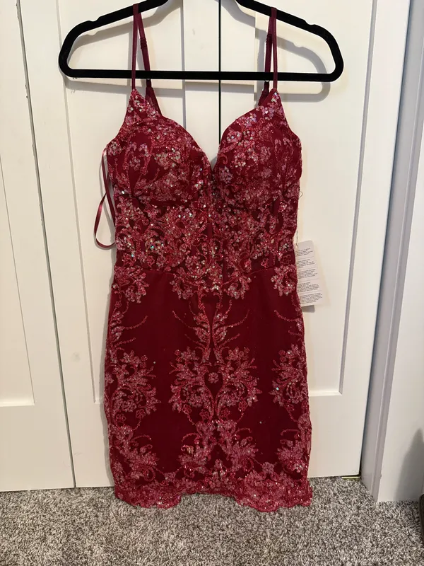 Stacey’s homecoming dress Red - Image 3