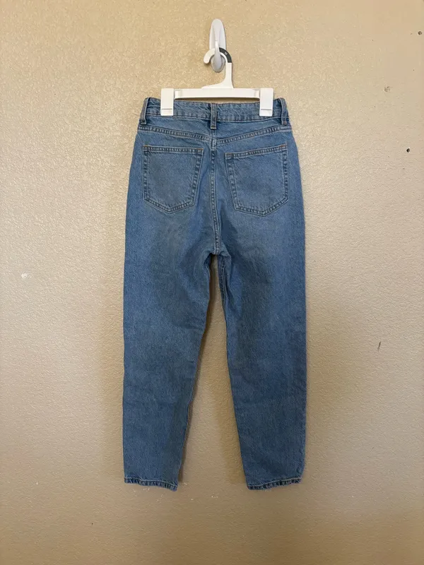 H&M blue straight leg jeans - Image 4