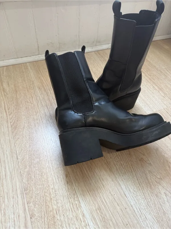 H&M Women’s Black Combat Boots Size 40/9 - Image 2