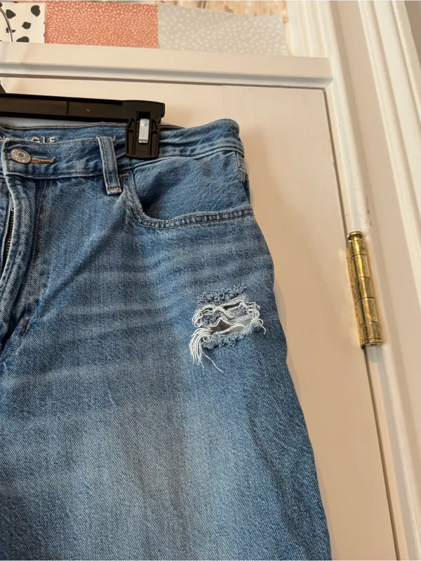 American Eagle Outfitters Medium Wash Distressed High Rise Mom Jeans Size 14 - Image 7