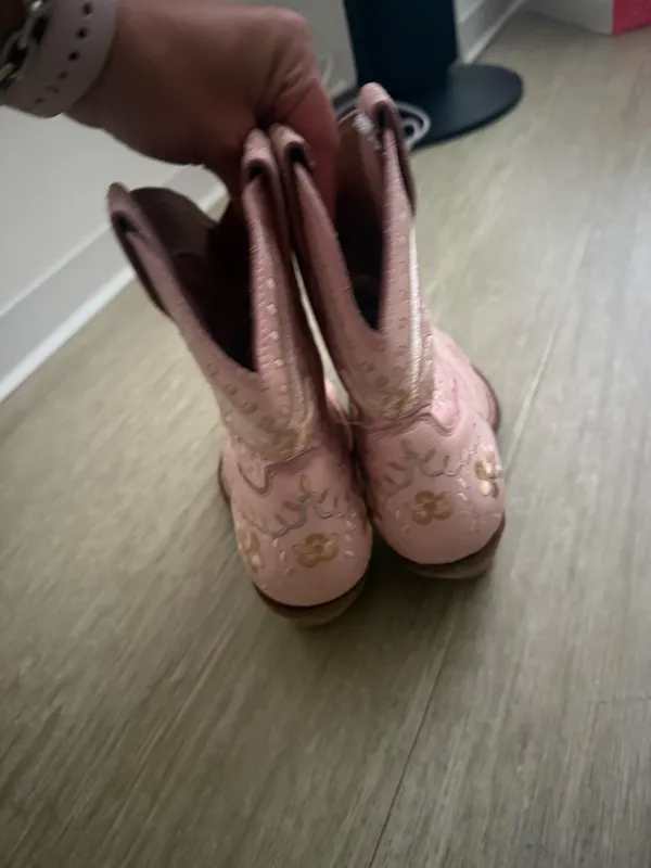 Pink floral cowgirl boots - Image 4