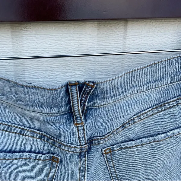 We The Free Women’s Shorts Blue Denim Button Fly Cut Off Distressed Size 26 - Image 7