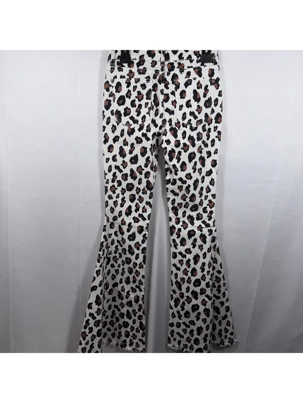 Saints & Hearts Leopard Print Flare Jeans Women’s Size Medium - Image 6