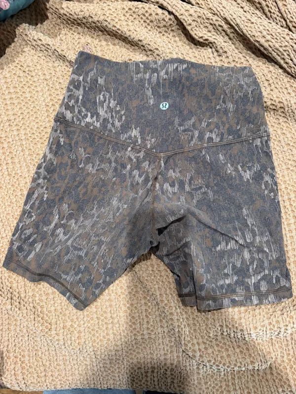 NWOT Lululemon align shorts size 6 trueleopard brown multi - Image 4
